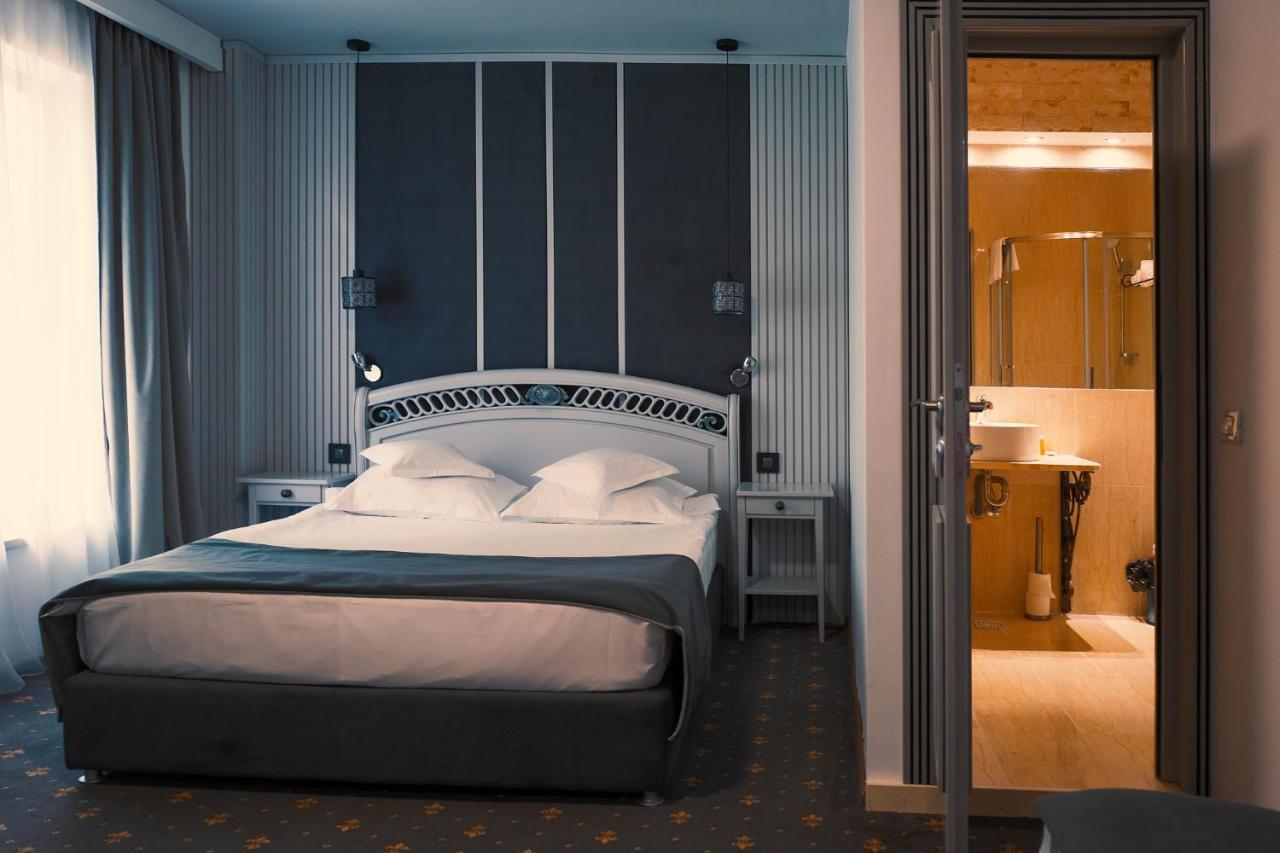 Hotel Eden Iasi Bagian luar foto